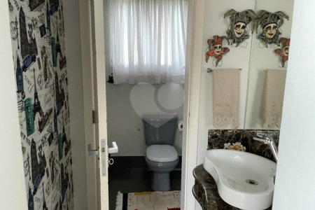 Casa à venda com 4 quartos, sendo 3 suítes, no condomínio Vila Hípica I, Vinhedo - SP