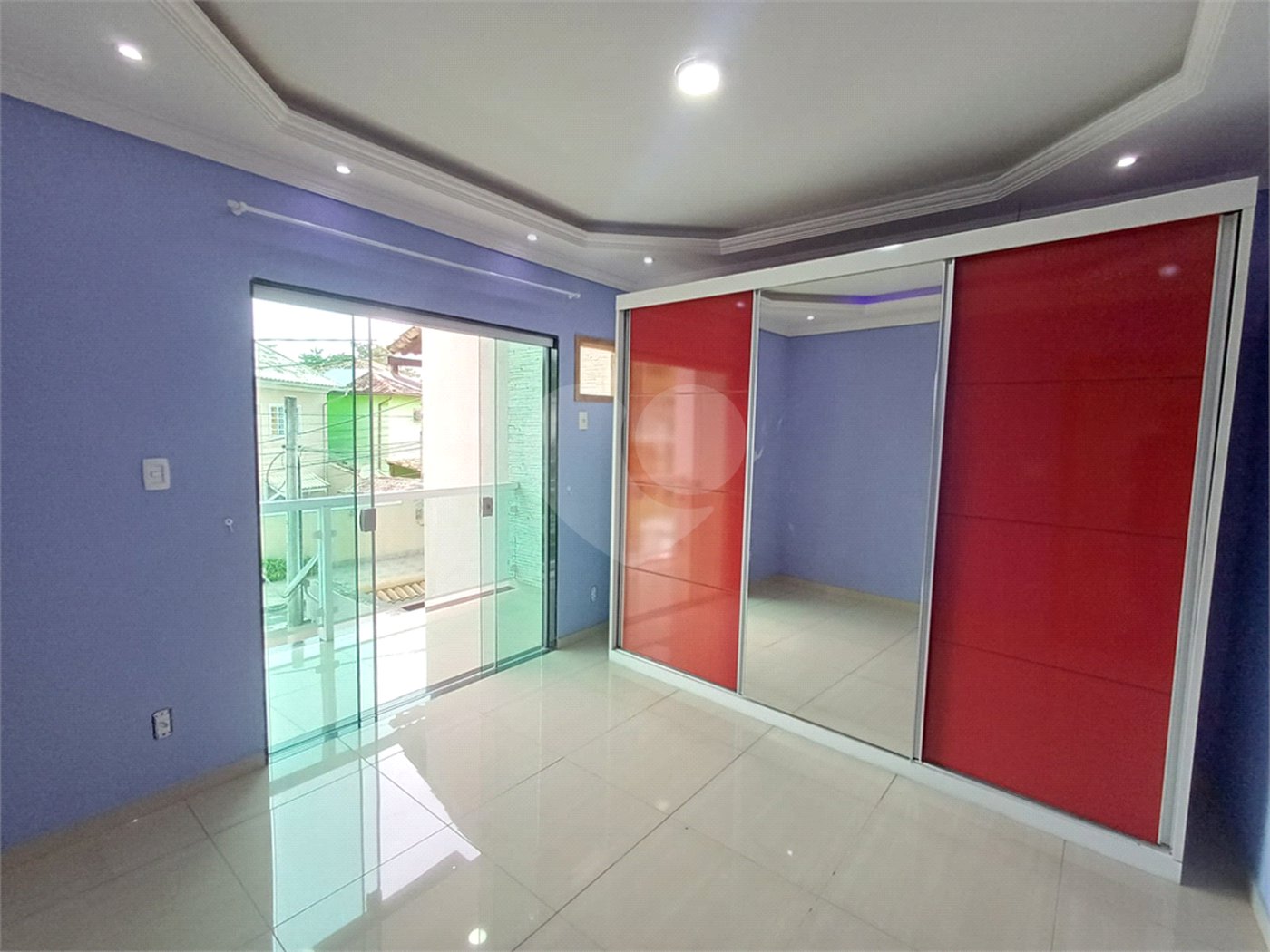 Casa à venda com 3 quartos, sendo 2 suítes, no condomínio Village da Posse, Rio de Janeiro - RJ