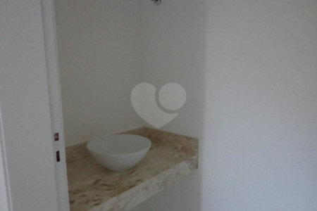 Casa à venda com 3 quartos, sendo 1 suíte,  no condomínio Professor Teot?nio Monteiro de Barros Filho, São Paulo - SP
