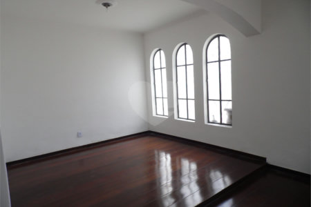 Casa à venda com 5 quartos, sendo 3 suítes, em Vila São Francisco, São Paulo, SP