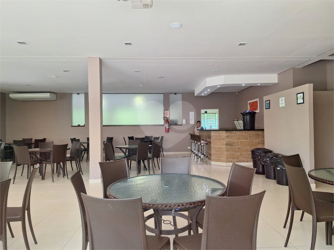 Casa à venda com 4 quartos, sendo 3 suítes,  no condomínio Terras de Santa Teresa, Itupeva - SP