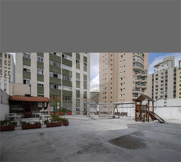 Apartamento à venda com 3 quartos, sendo 1 suíte,  em Aclimação, São Paulo, SP