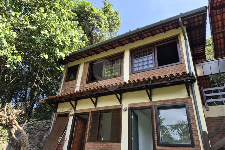 Casa à venda com 3 quartos, sendo 1 suíte,  em Serra da Cantareira, Mairiporã, SP