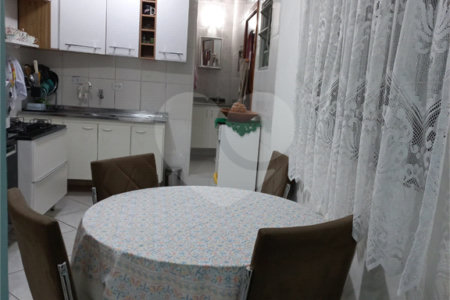 Sobrado à venda com 3 quartos, sendo 1 suíte,  em Vila Santo Estéfano, São Paulo, SP