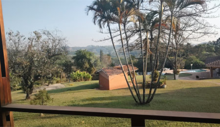 Casa à venda com 9 quartos, sendo 4 suítes,  em Jardim Maracanã, Atibaia, SP