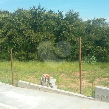 Terreno com 548,00 m² de área total.
