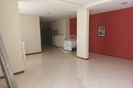 Apartamento no Condomínio Michelangelo .