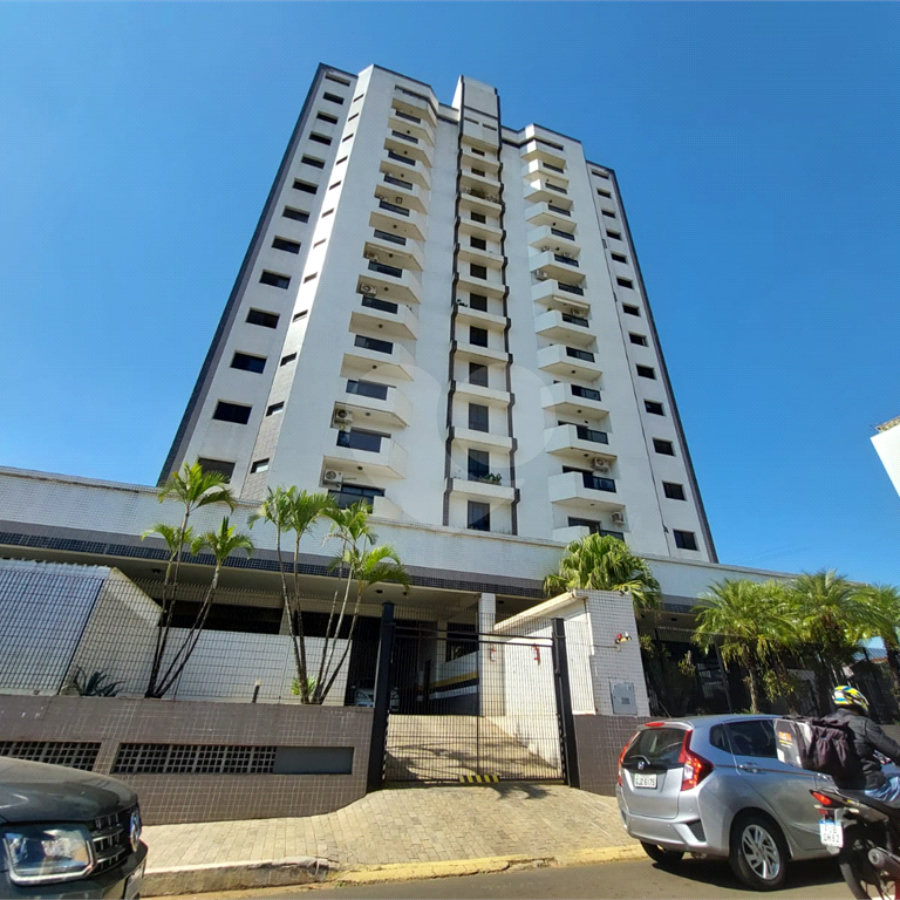 Apartamento com 130m² enfrente ao São Carlos Clube
