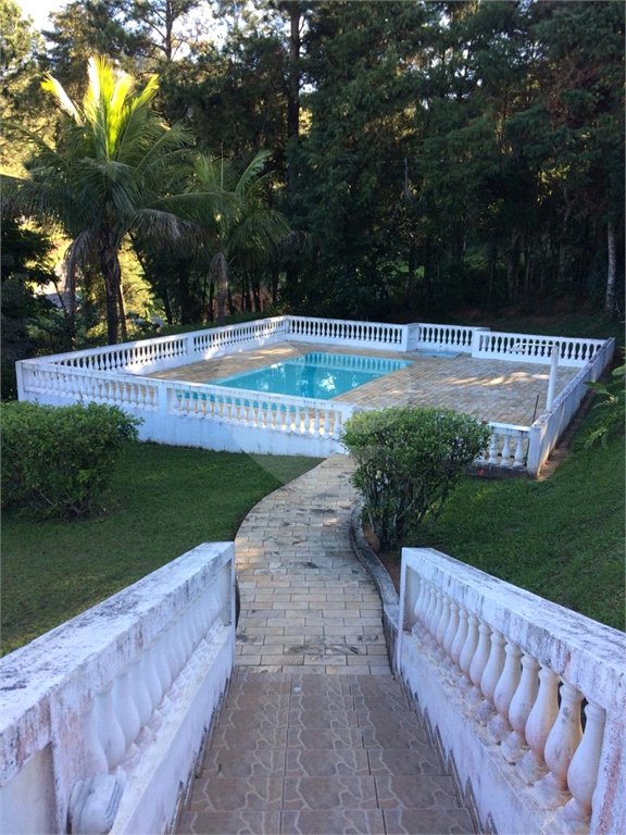 Chácara à venda com 8 quartos, sendo 3 suítes, no Centro, Bom Jesus dos Perdões, SP