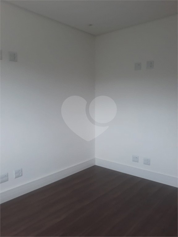 Sobrado à venda com 3 quartos, sendo 1 suíte, em Jardim Vitória, Mairinque, SP