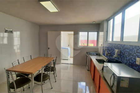 Casa à venda com 4 quartos em Jardim da Glória, São Paulo, SP