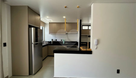 Apartamento à venda com 2 quartos, sendo 1 suíte,  em Taperapuan, Porto Seguro, BA