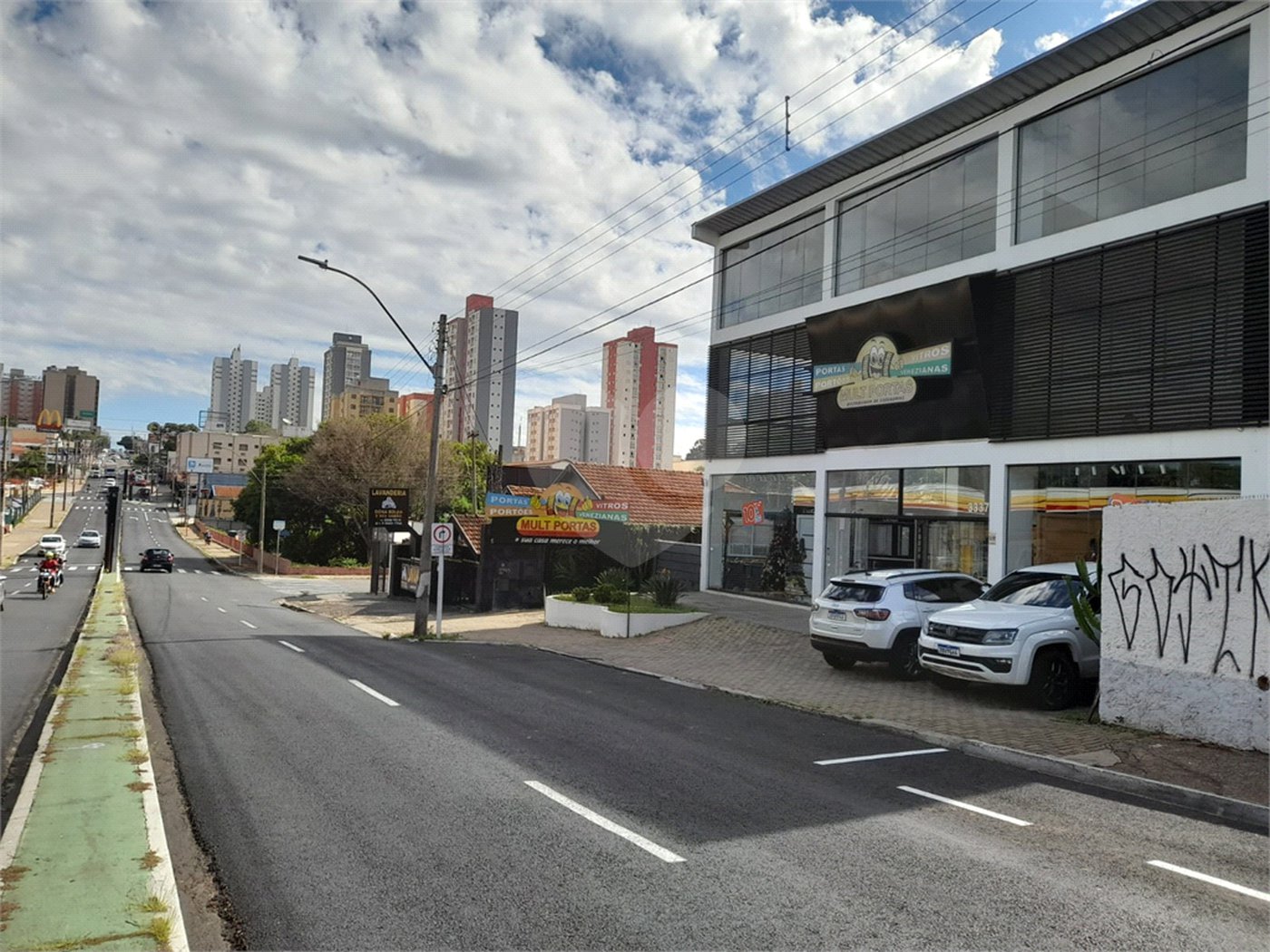 Galpão Comercial à Venda – Localização Estratégica na Avenida São Carlos