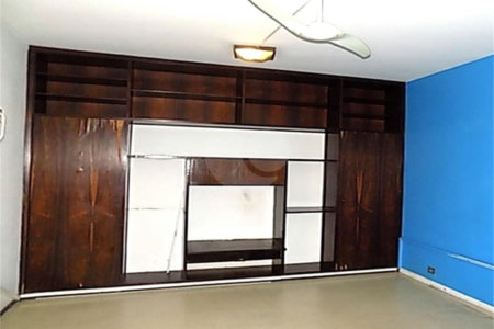Sobrado à venda com 4 quartos, sendo 1 suíte, em Pinheiros, São Paulo, SP
