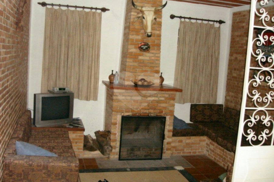 Sítio à venda com 10 quartos em Sítio Arueira, Piracaia, SP