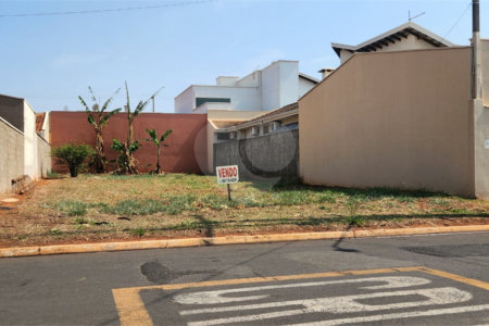 Terreno à venda em Jardim dos Flamboyants, Araraquara, SP
