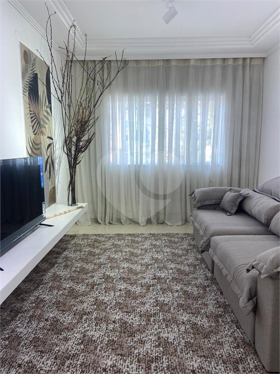 Sobrado à venda com 3 quartos, sendo 1 suíte,  em Vila Pires, Santo André, SP