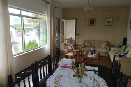 Casa à venda ou para alugar com 6 quartos, sendo 1 suíte, em Vila Junqueira, São Roque, SP
