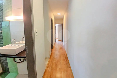 Sobrado à venda com 3 quartos, sendo 1 suíte, em Brooklin, São Paulo, SP