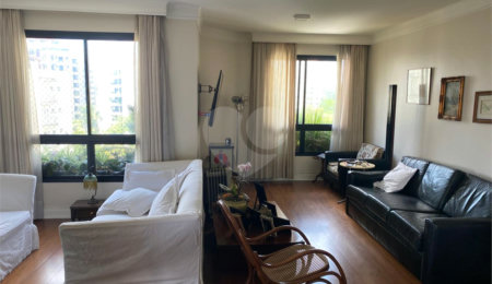 Apartamento à venda com 4 quartos, sendo 3 suítes,  em Vila Morumbi, São Paulo, SP