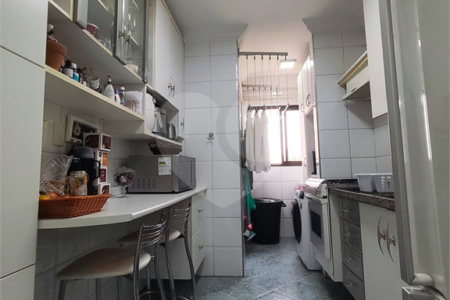 Apartamento à venda com 3 quartos, sendo 1 suíte,  em Vila Monumento, São Paulo, SP