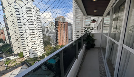 Apartamento à venda com 4 quartos, sendo 1 suíte,  em Campo Belo, São Paulo, SP