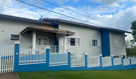 Casa à venda com 5 quartos, sendo 3 suítes, no condomínio Zuleika Jabour, Salto - SP