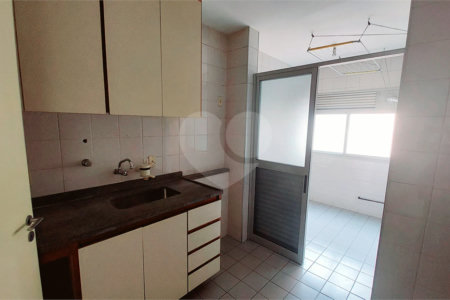 Apartamento à venda com 3 quartos, sendo 1 suíte, em Vila Olímpia, São Paulo, SP
