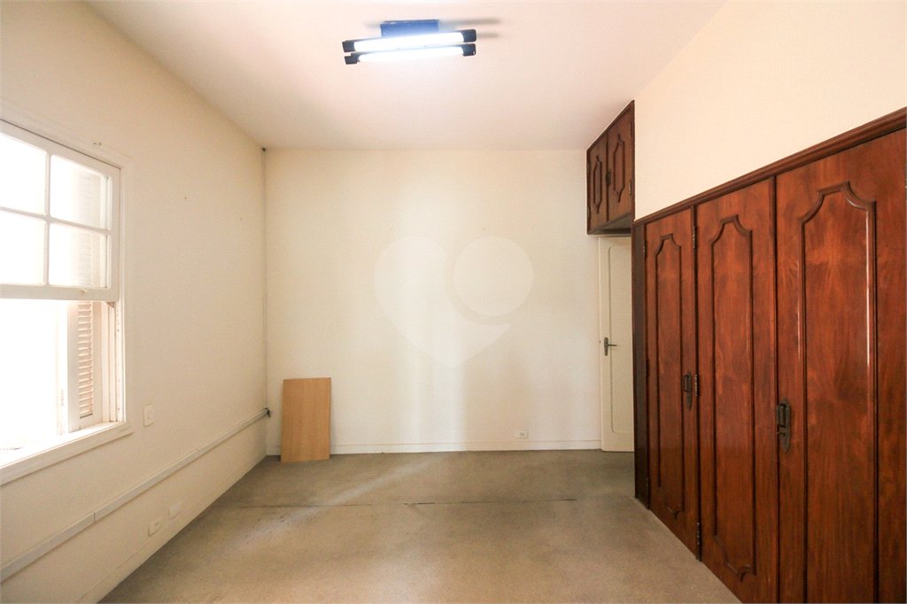 Casa à venda com 3 quartos, sendo 1 suíte, em Indianópolis, São Paulo, SP