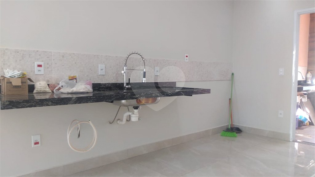Casa à venda com 3 quartos, sendo 1 suíte, no condomínio Terras da Estância, Paulínia - SP