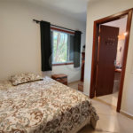 Casa à venda com 7 quartos, sendo 4 suítes, no condomínio Riviera de Santa Cristina XIII, Paranapanema - SP