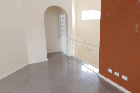 Casa à venda com 4 quartos, sendo 2 suítes,  em Vila Santista, Atibaia, SP
