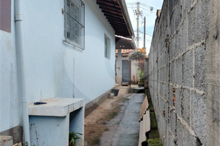 Casa à venda com 3 quartos, sendo 1 suíte, em Vila Santa Helena, Atibaia, SP