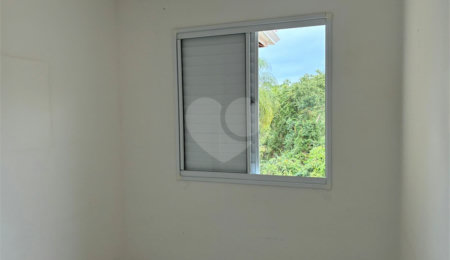 Sobrado à venda com 3 quartos em Jardim Petrópolis, Cotia, SP