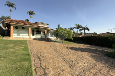 Casa à venda ou para alugar com 2 quartos, sendo 1 suíte, no condomínio Acmti - Colinas do Mosteiro, Terras de Itaici e Recanto dos Pássaros, Indaiatuba - SP