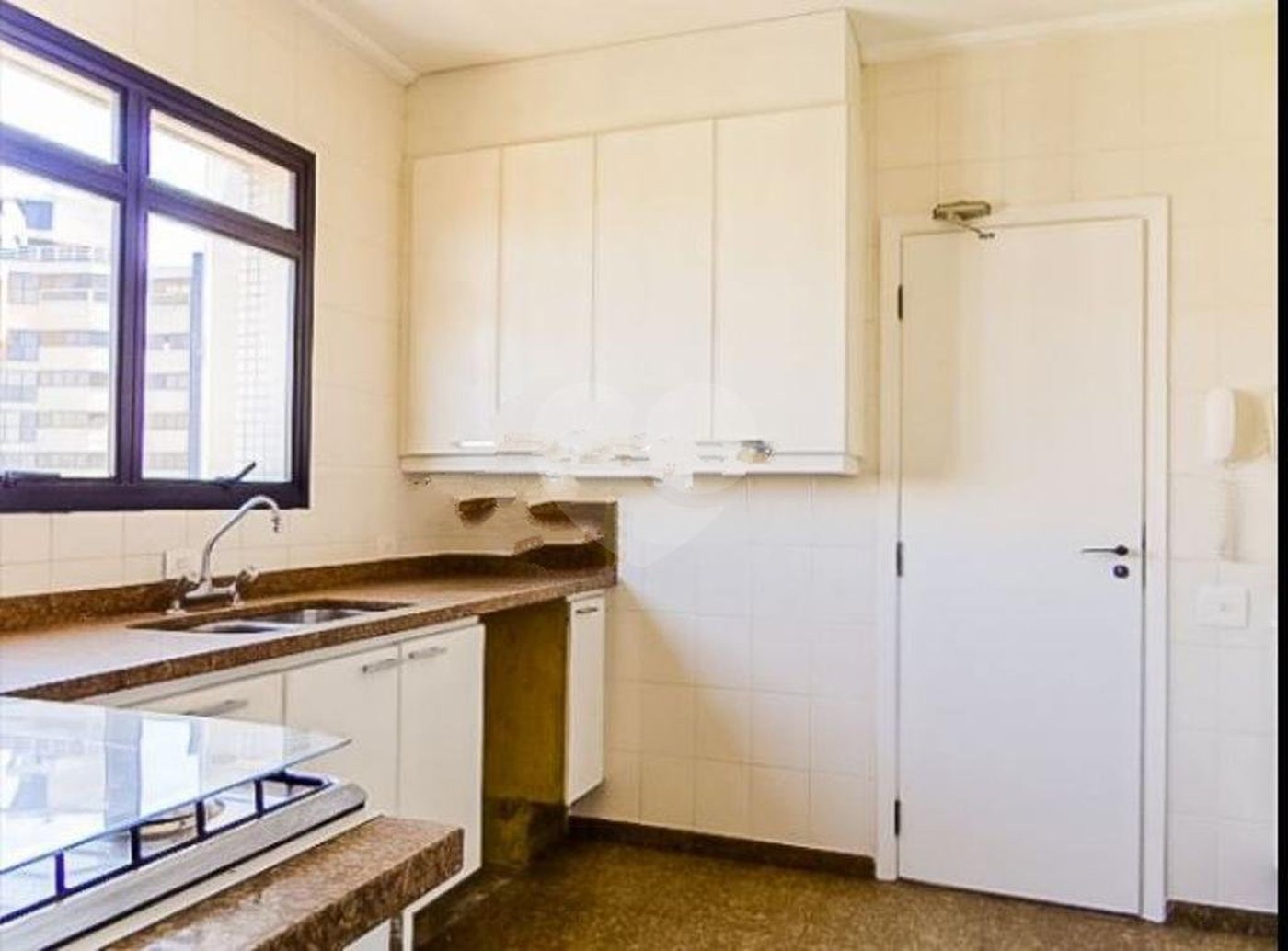 Apartamento à venda com 5 quartos, sendo 3 suítes, em Indianópolis, São Paulo, SP