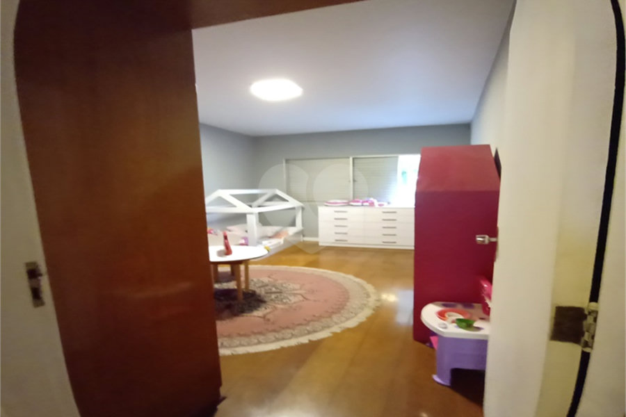 Casa à venda com 4 quartos, sendo 1 suíte, em Santana, São Paulo, SP