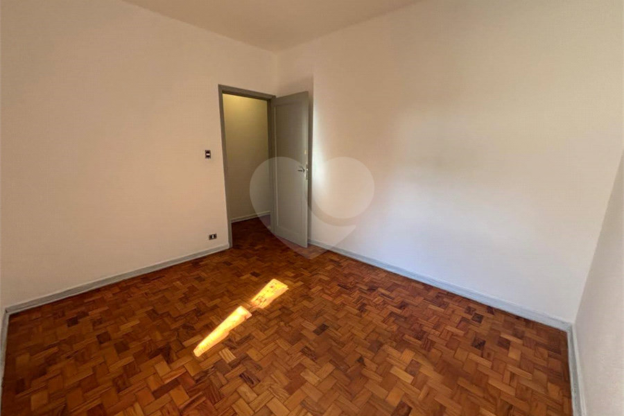 Sobrado à venda com 3 quartos em Jardim Petrópolis, São Paulo, SP