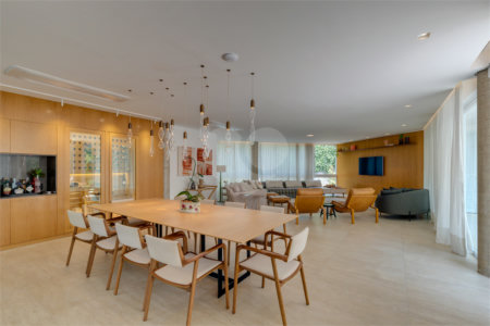 Casa à venda com 3 suítes no condomínio Residencial Canumã, São Paulo - SP