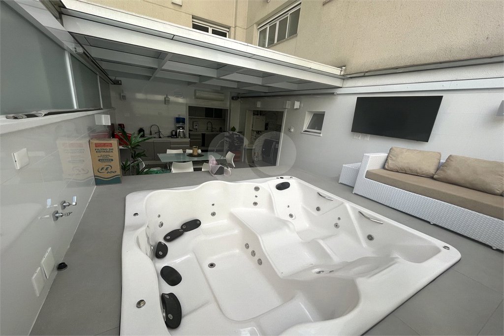 Apartamento à venda com 2 suítes em Barra Funda, São Paulo, SP