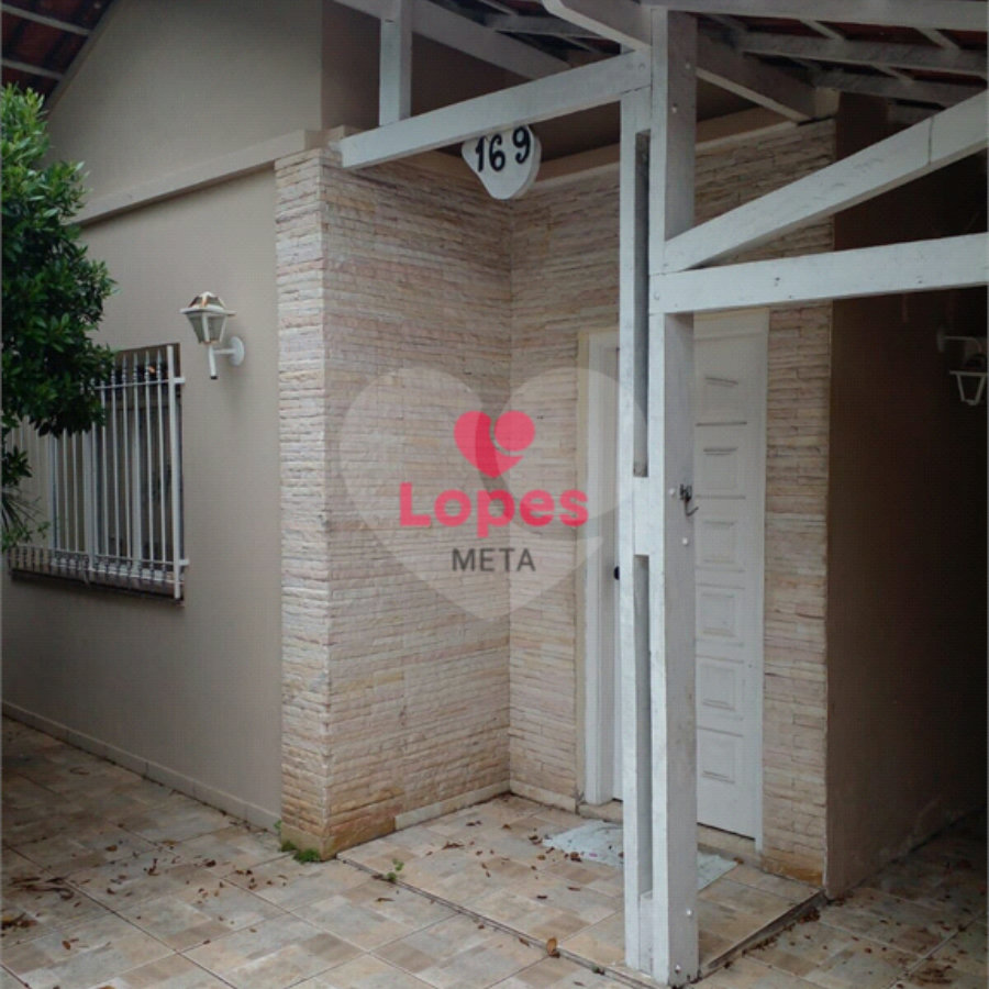 CASA A VENDA 200M², 2 QUARTOS,1 BANHEIRO,2 VAGAS, BAIRRO VILA EMA SÃO JOSÉ DOS CAMPOS/SP.