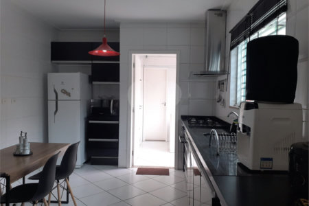 Sobrado à venda com 3 suítes em Vila Vitório Mazzei, São Paulo, SP