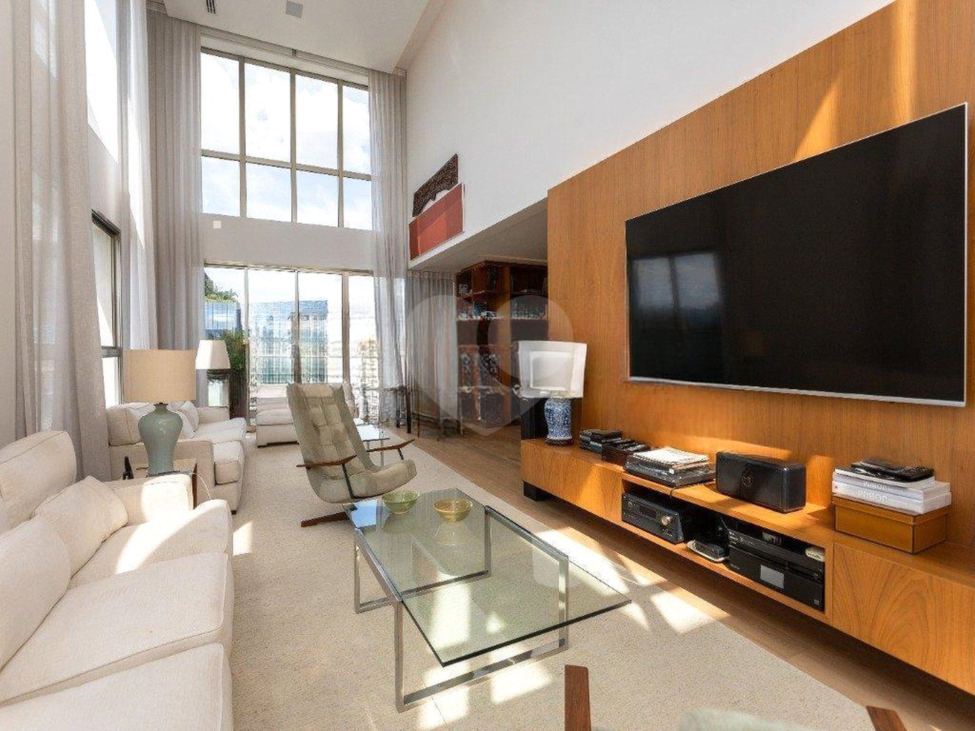 Apartamento à venda ou para alugar com 3 suítes em Itaim Bibi, São Paulo, SP