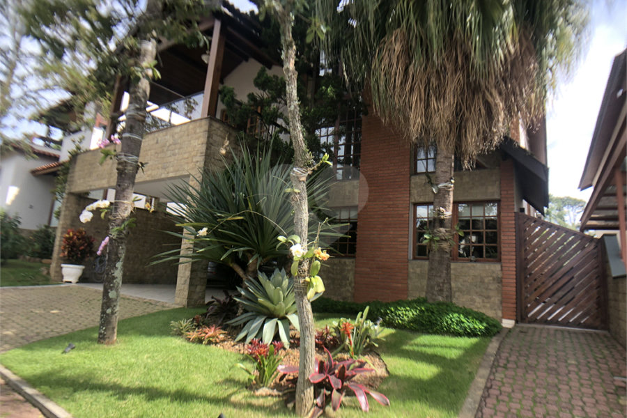 Casa à venda com 4 suítes no condomínio Residencial Floresta, São Paulo - SP