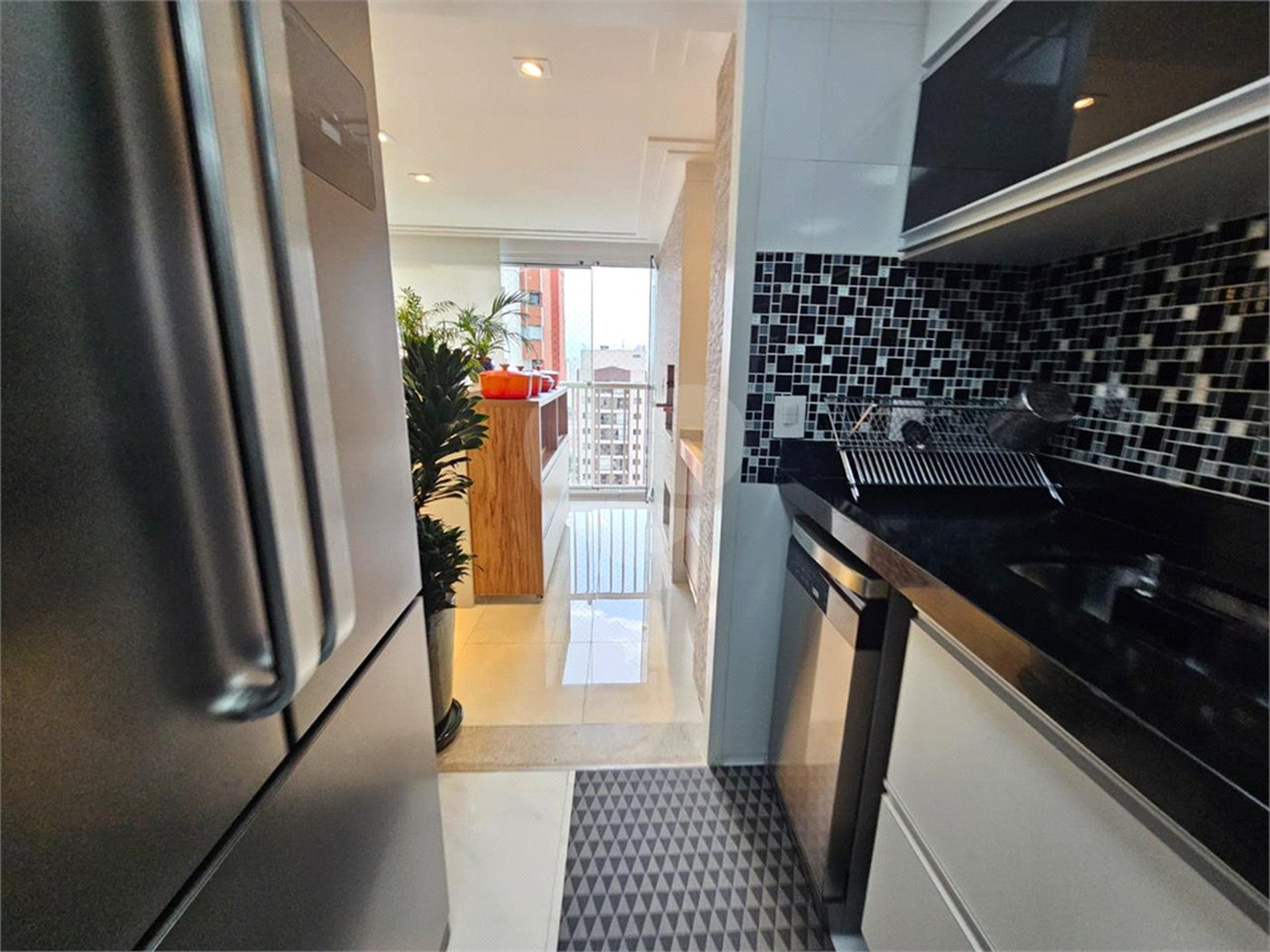 Apartamento à venda com 3 quartos, sendo 1 suíte, em Vila Regente Feijó, São Paulo, SP