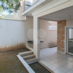 Casa à venda com 4 quartos, sendo 2 suítes, no condomínio Bristol Village, São Paulo - SP