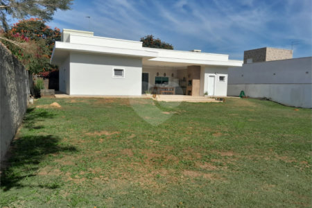 Casa à venda com 3 suítes no condomínio Village Ipanema 1, Araçoiaba da Serra - SP