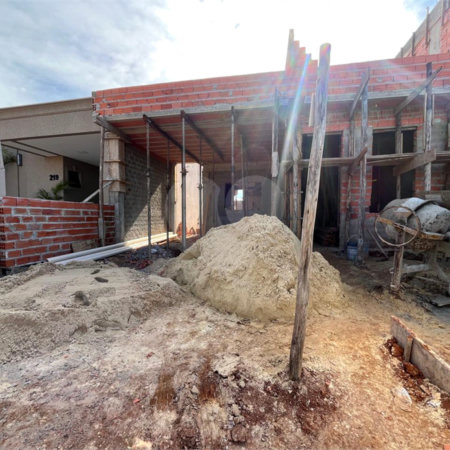 Casa à venda com 2 quartos, sendo 1 suíte,  no condomínio Tivolli, Itapetininga - SP