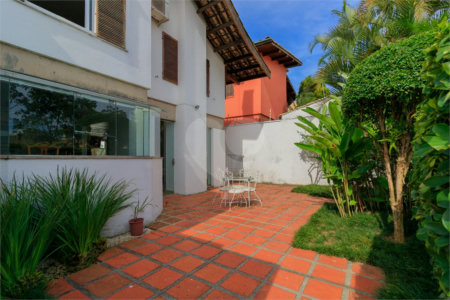 Casa à venda com 4 quartos, sendo 3 suítes, em Jardim Panorama, São Paulo, SP