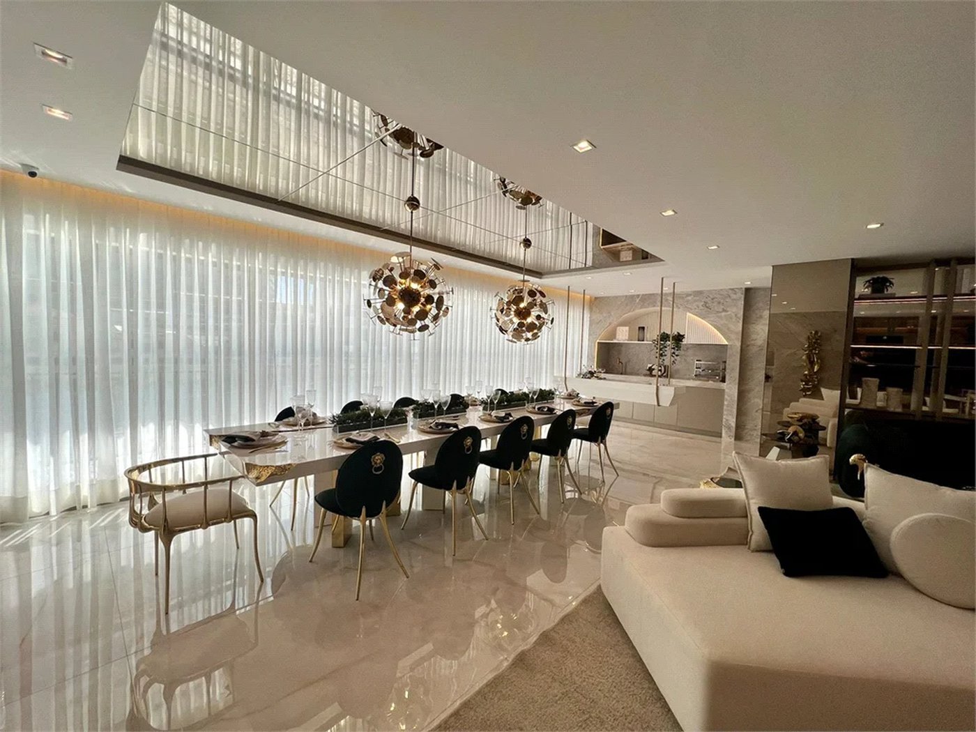 Apartamento à venda com 4 quartos, sendo 3 suítes, em Jardim das Acácias, São Paulo, SP